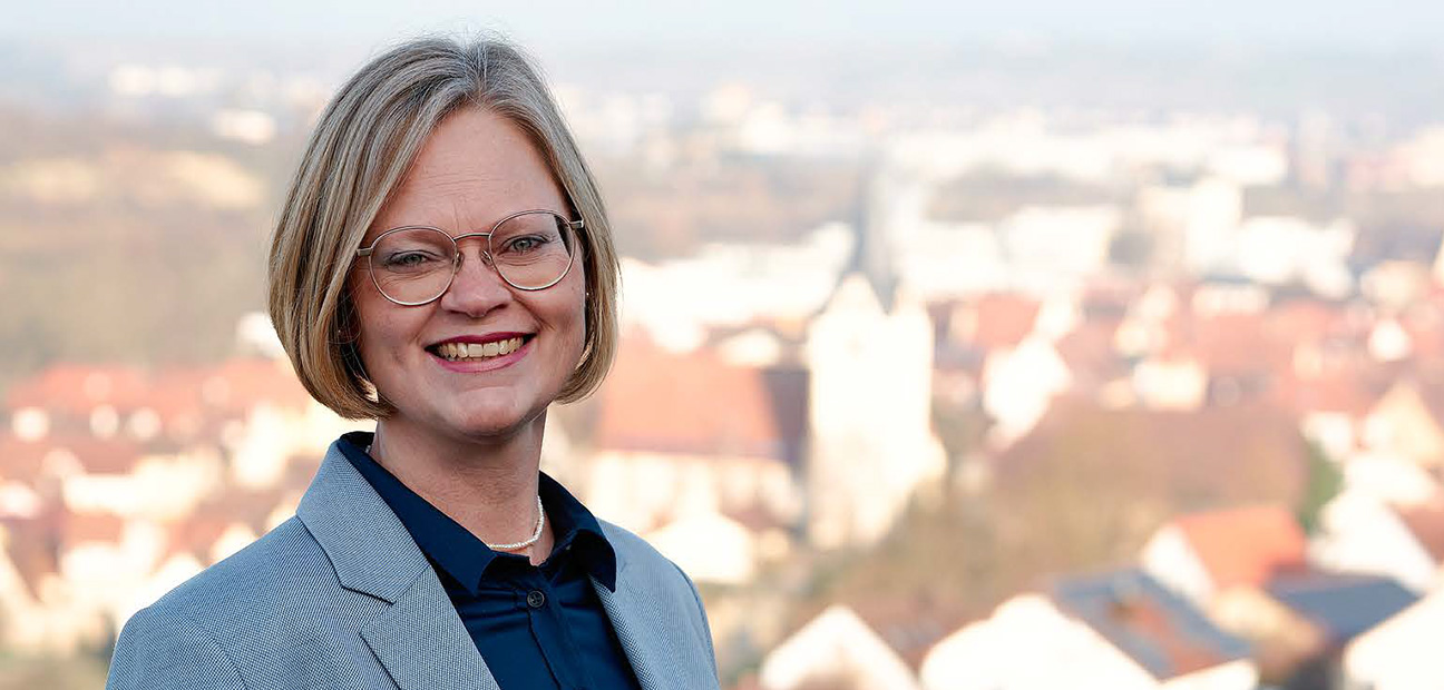 Swantje Hammer, im Hintergrund Blick auf Gemmrigheim